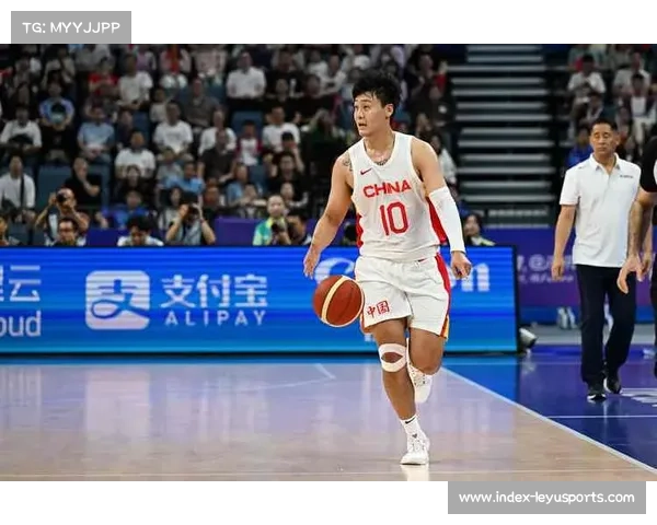 赵睿与徐杰激烈争夺首发控卫位置 后卫线竞争进入白热化阶段 赵睿与徐杰激烈争夺首发控卫位置 后卫线竞争进入白热化阶段